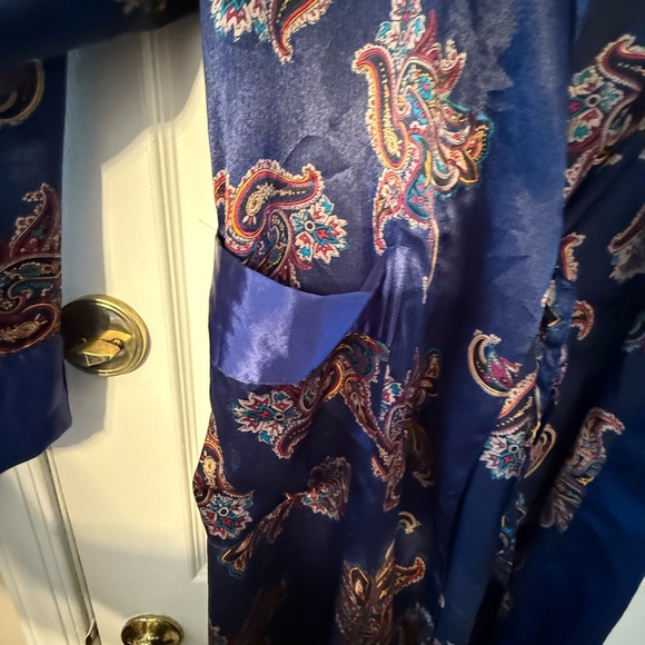 Elegant Navy Paisley Women's Robe - Picture 4 of 7